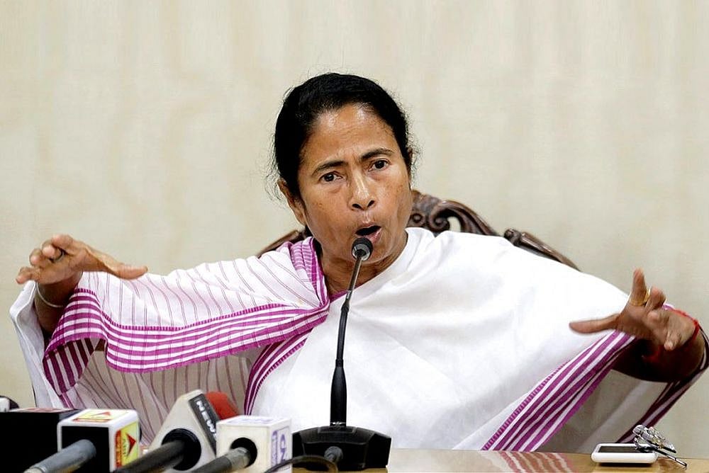 Senior Journalists Accompanying Mamata To London Steal Silver Cutlery During Official Dinner Meet, Fined £50
