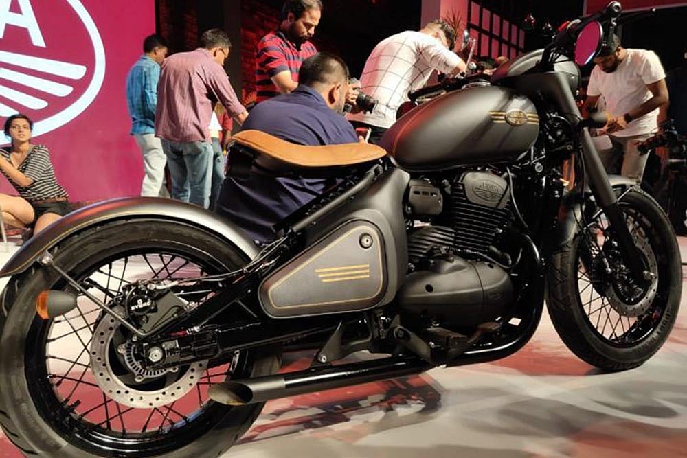 Jawa Perak vs Royal Enfield Thunderbird 500 X: Spec Comparison