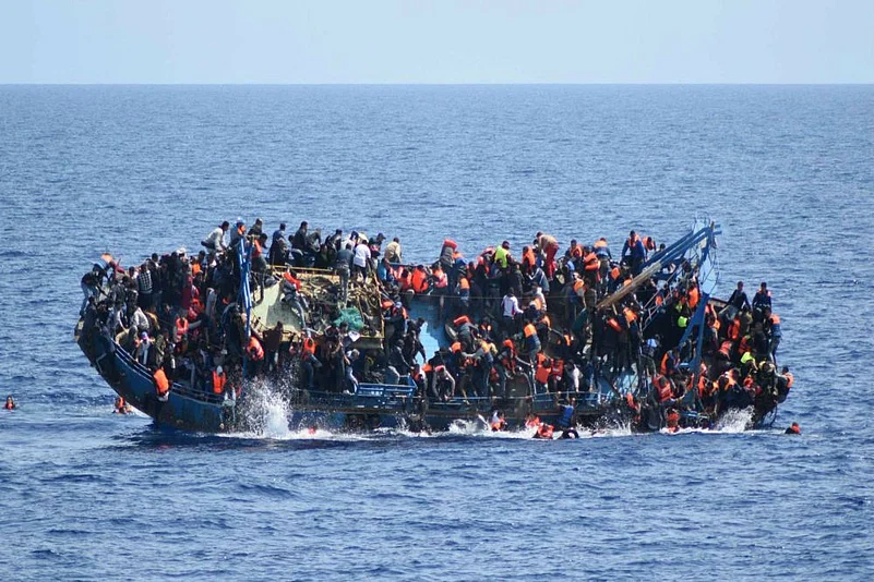 Migrant boat capsizes off yemen