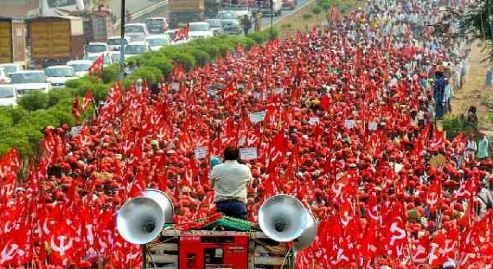 Heres Why Thousands Of Farmers Are Walking 180 Km From Nashik To Mumbai