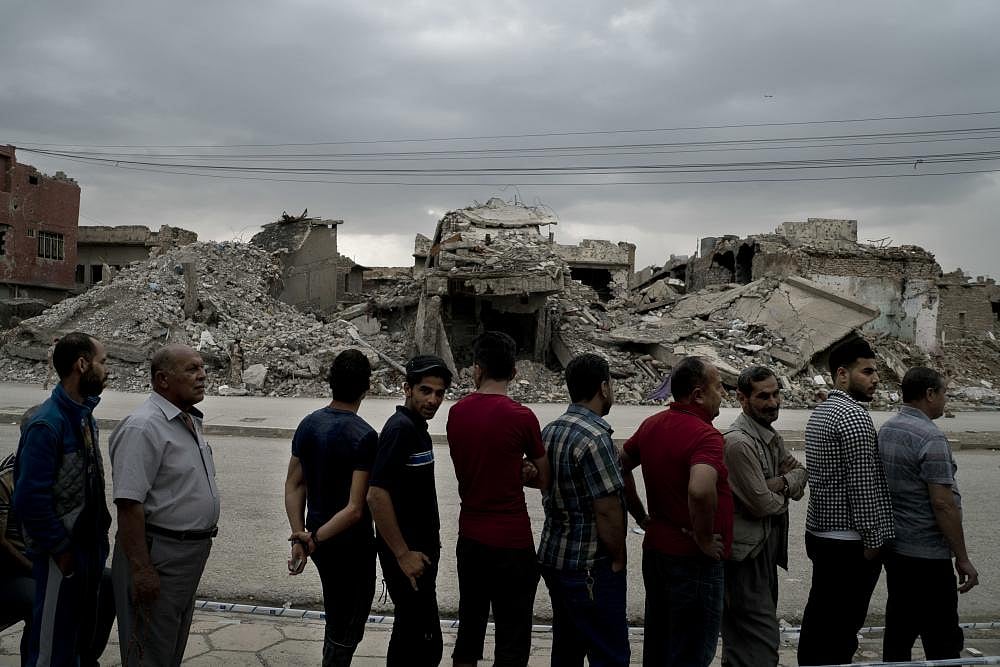 Iraq Holds First Parliamentary Election Since IS Defeat, Weak Turnout