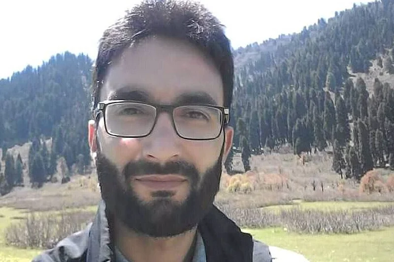 Professor Missing Since Friday Believed To Be Among 5 Militants Killed In Shopian Encounter