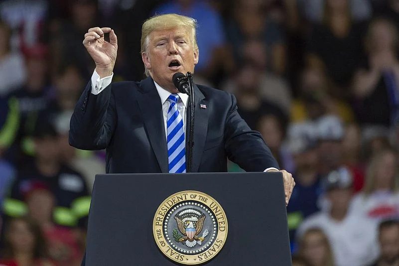 Petro Says He Would Take Up Arms Over Trump Threats