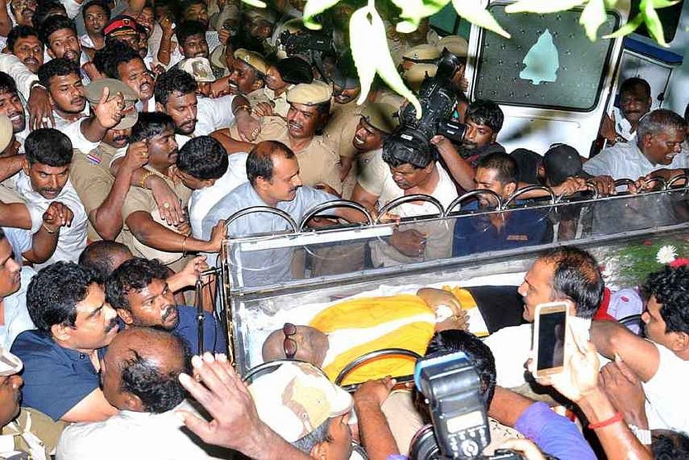 Madras High Court Allows Karunanidhi Burial At Marina Beach