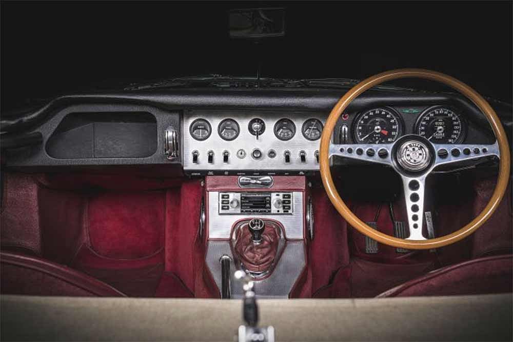 JLR Is Now Offering Retro-styled Modern Infotainment System