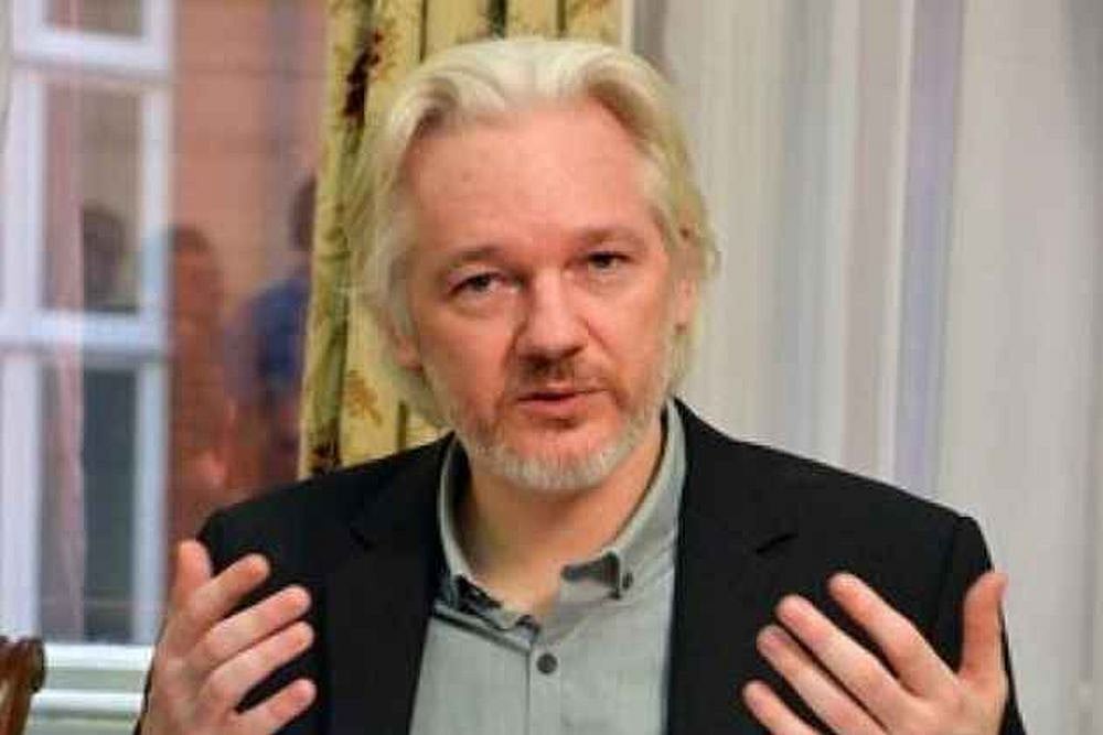 Wikileaks Founder Julian Assange Steps Down