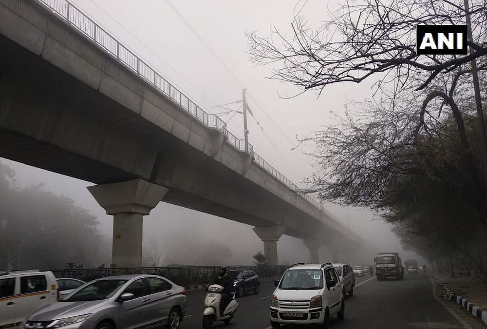 Dense Fog Engulfs Delhi, Poor Visibility Disrupts Flight Operations