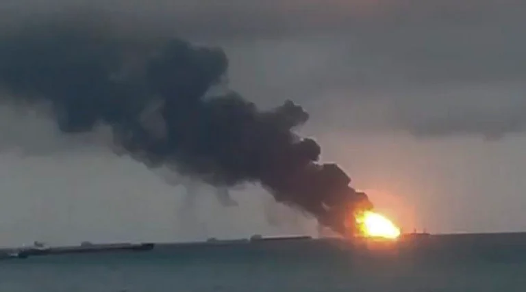 Indian Ship MSV Faize Noore Oliya Sinks Off Yemen; 14 Crew Rescued - null