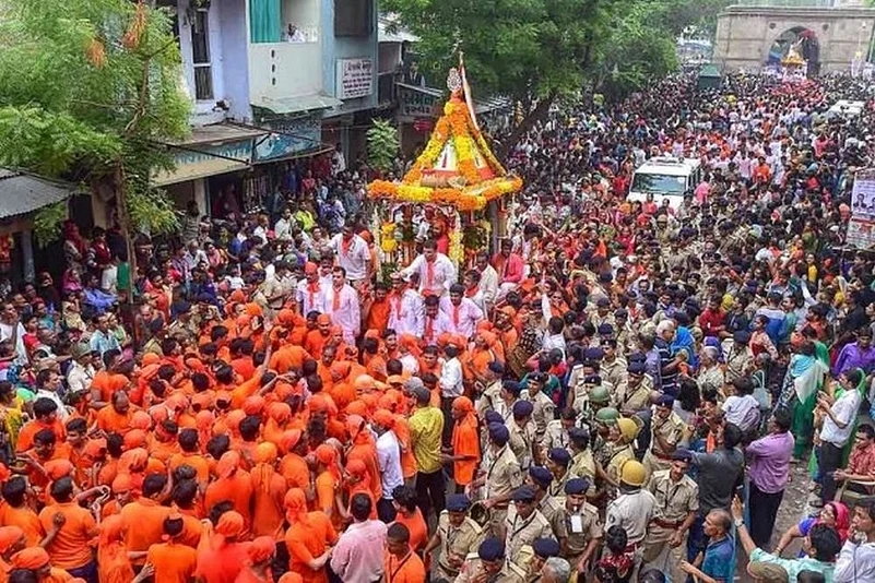 Both parties accused the BJP of hurting religious sentiments.
