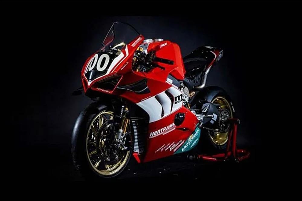 The Panigale V4 R Goes Endurance Racing