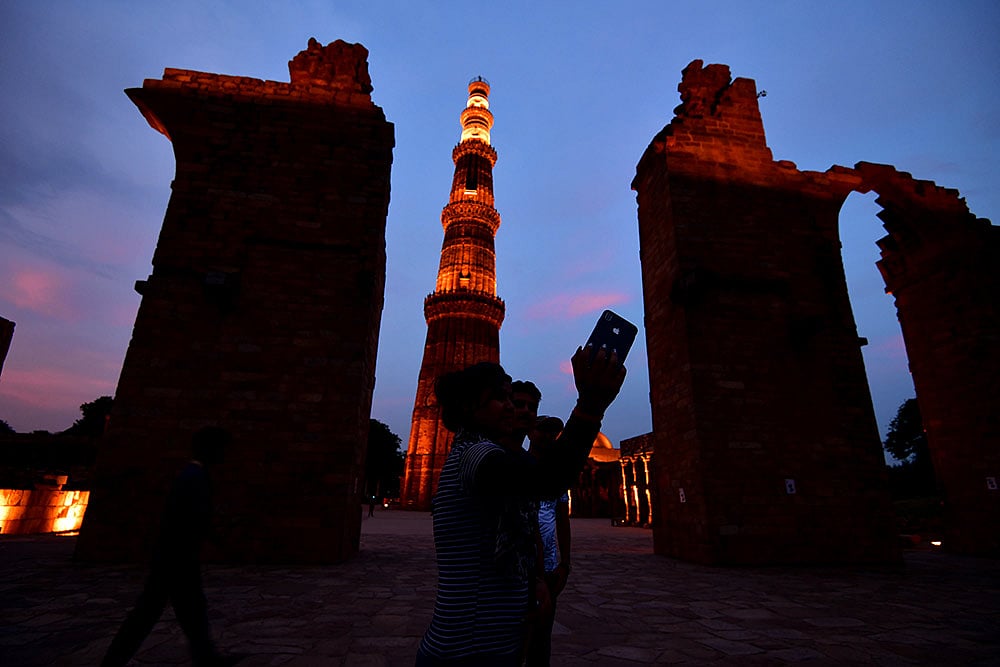 Dilli Et Lumiere