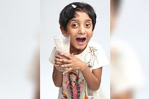 Sab Kuch Chikoo: How An Engineer From A Remote Village in Maharashtra Is Creating Refreshing, Nutritious And Fruity Treats In His Innovative Chikoo Parlours
