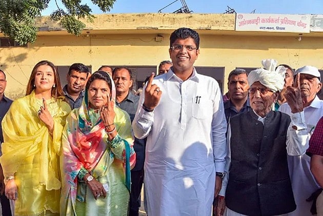 Dushyant Chautala Will Be Deputy CM, Not His Mother, Clarifies Khattar