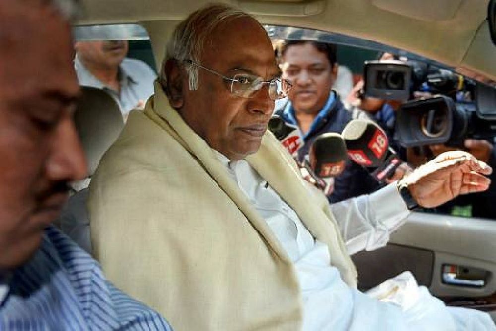 With BJP-Shiv Sena Tussle Leading Nowhere, Congress Swings Into Action
