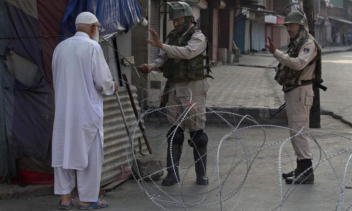 Police Ban Prayers In Kashmir's Sufi Shrines On Auspicious Days