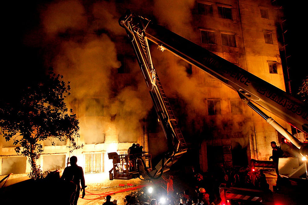 FILE PIC | : FIRE IN BANGLADESH REPRESENTATIONAL IMAGE |
