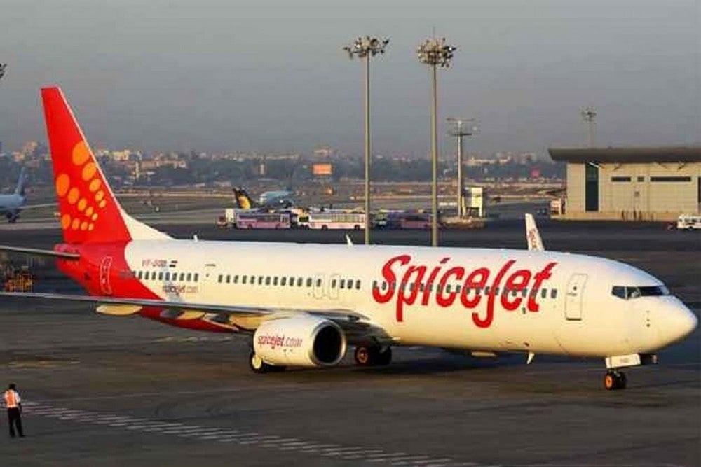 SpiceJet Incident: DGCA Orders Probe, Takes Off Roster Flight Crew, Engineer, Maintenance Chief
