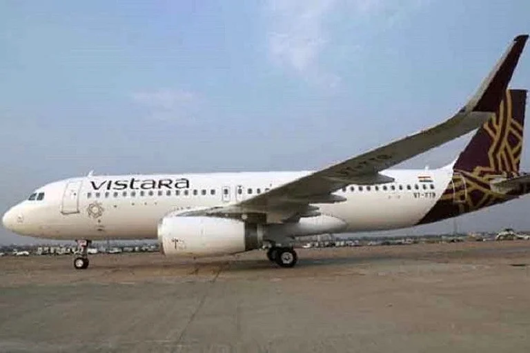 Two flights give same time to land and take-off at Delhi airport. - null