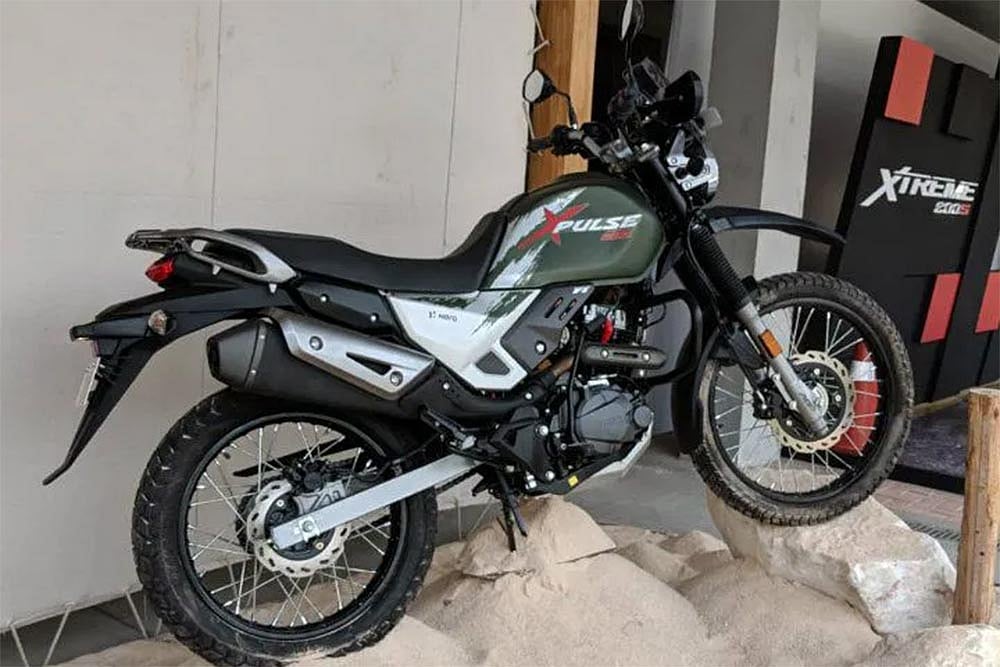 Hero XPulse 200 vs Royal Enfield Himalayan: Quick Comparison