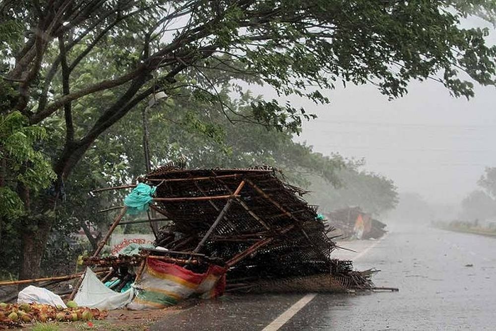 Woman, minor daughter killed after severe dust storm in Rajasthan. |