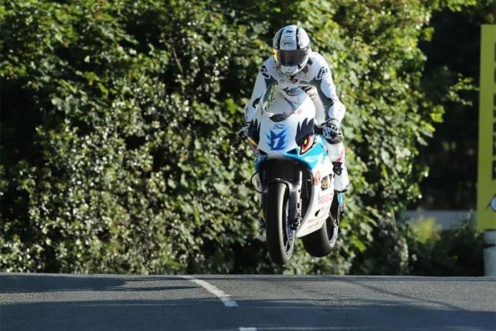 2019 Isle of Man TT: Team Mugen Blitzes New Lap Record For Electric Bikes