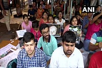 Bengal On Tenterhooks: Doctors' Protest Enters 3rd Day, Guv Calls Meeting To Discuss Law & Order Bengal On Tenterhooks: Doctors' Protest Enters 3rd Day, Guv Calls Meeting To Discuss Law & Order