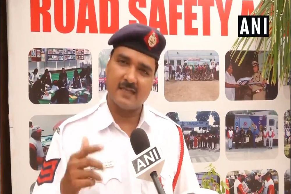 'Tera Time Aayega': Delhi Cop Raps To Create Awareness About Traffic Rules -- VIDEO