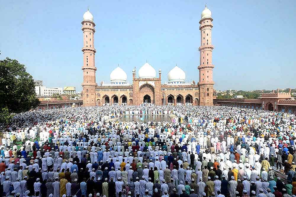 West Bengal: Three Muslim Men Pushed Off Moving Train For Not Chanting Jai Shri Ram