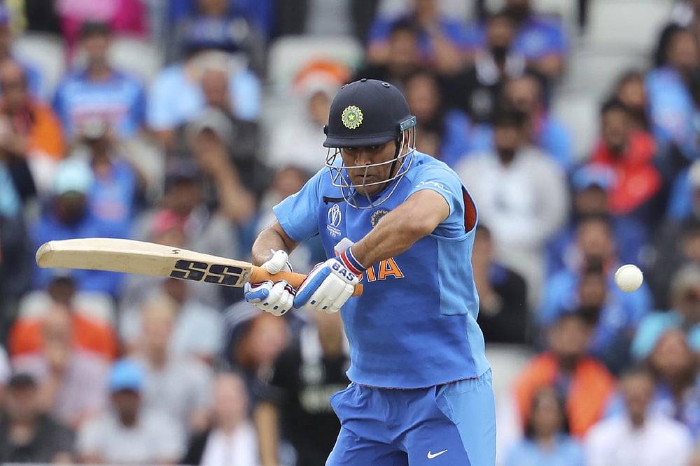 Dont Even Think Of Retiring, India Still Need You: Lata Mangeshkar To MS Dhoni