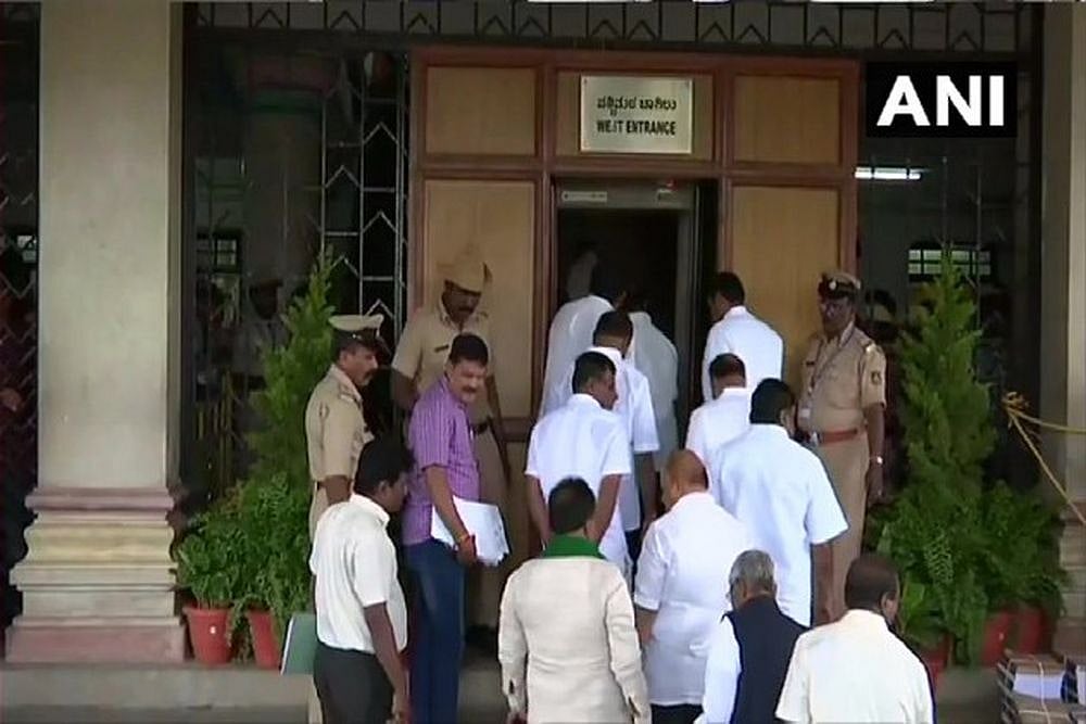 Serious Threat From Congress Leaders, No Intention Of Meeting Them: Rebel Karnataka MLAs Tell Police
