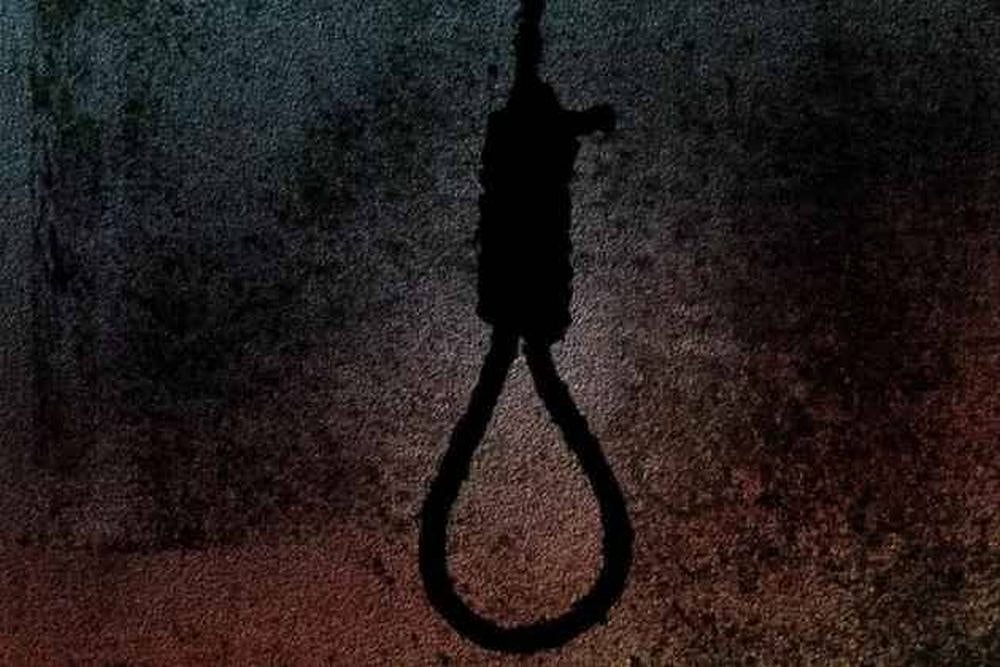 18-year-student dies by suicide