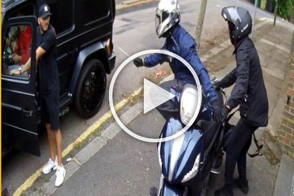 Arsenal Stars Mesut Ozil, Sead Kolasinac Fight Off Armed Carjackers In London – WATCH