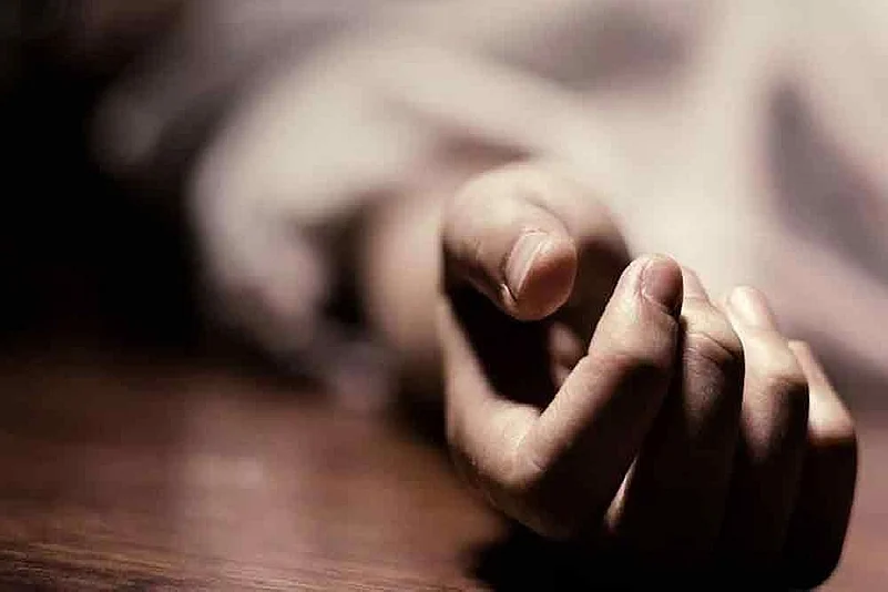 Father beats daughter to death