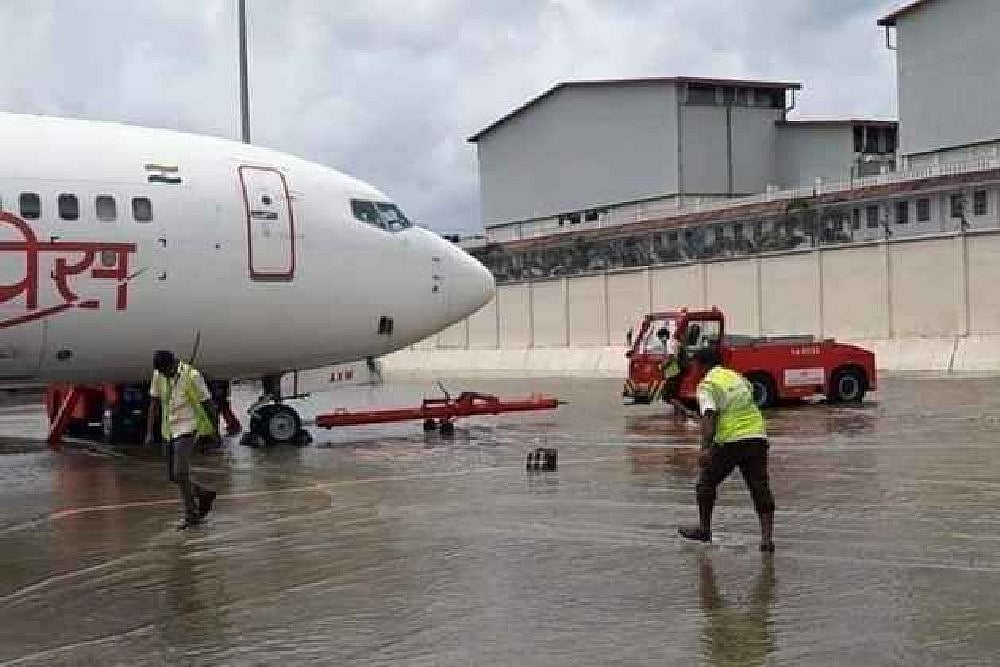 Heavy Rains Lash Bengaluru; Flight Services Disrupted