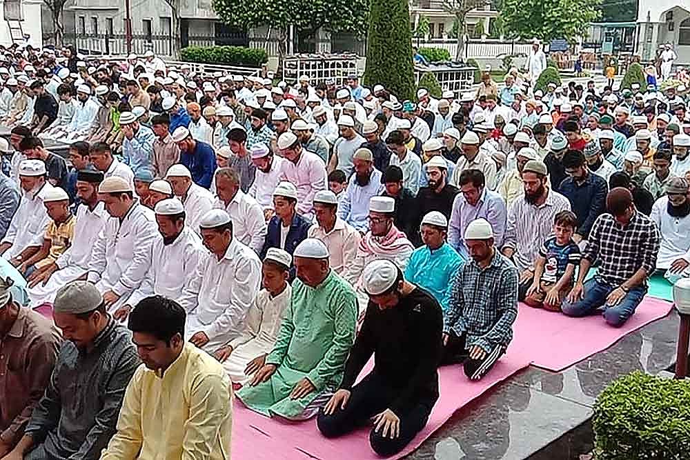 A heated exchange took place between police and some people attending Eid prayers 