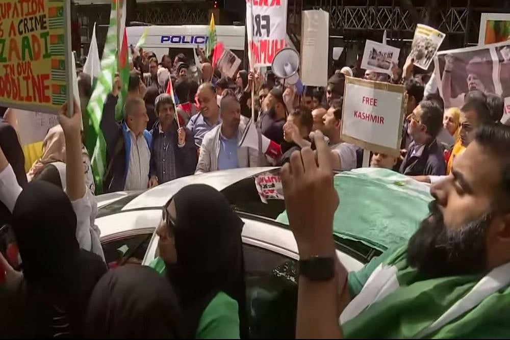 Pakistan-sponsored Protesters Pelt Eggs, Bottles On Indians Celebrating I-Day In London