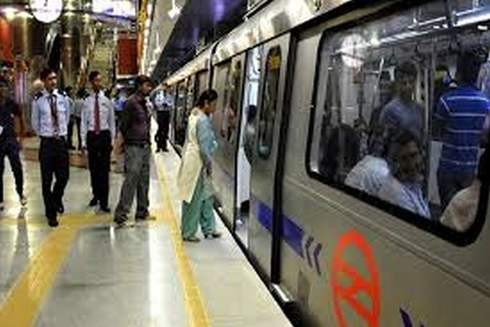 File Image : Delhi Police Personnel To Travel In Metro With Weapons During Crisis
