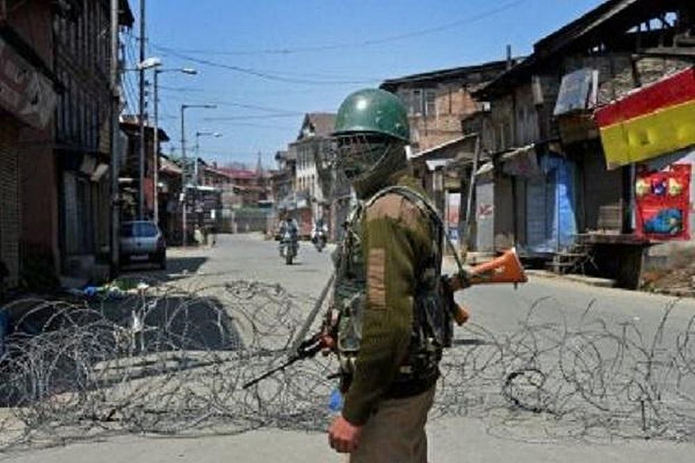 UK Govt Issues Advisory, Warns Citizens Against Travelling to Kashmir