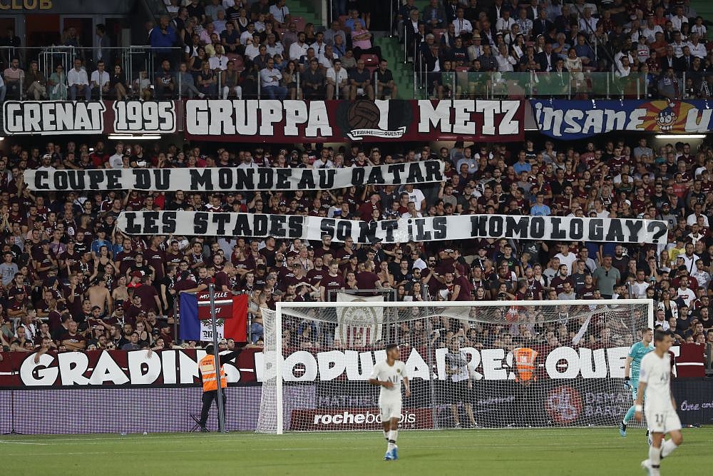 Paris Saint-Germain Beat Metz In Latest Ligue 1 Game To Be Halted