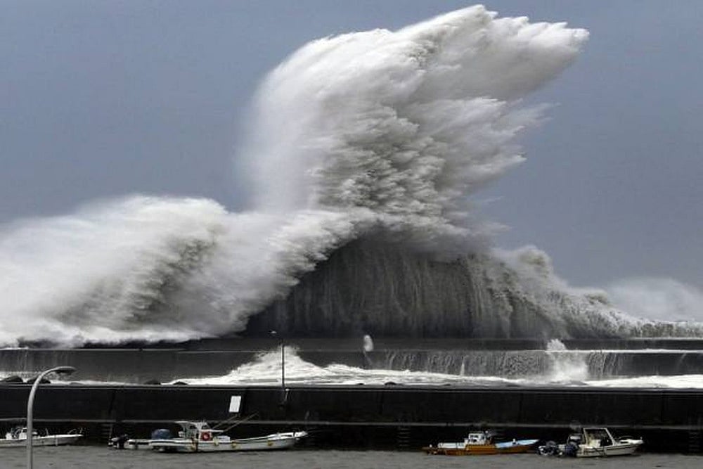 China Issues Top Warning For Coastal Areas Ahead Of Typhoon