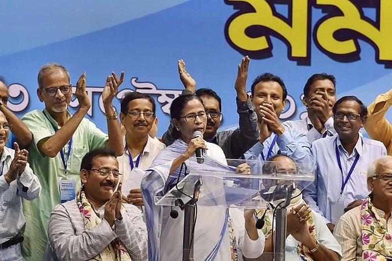 West Bengal Govt Committed To Welfare Of Peasants, Promote Industry: Mamata Banerjee - null