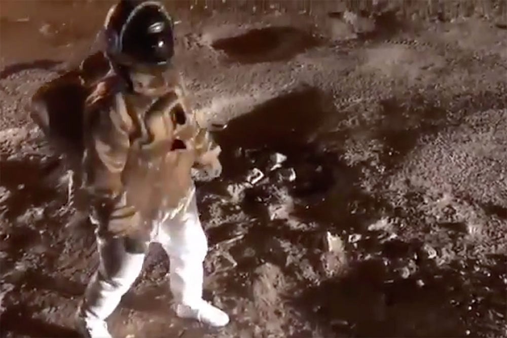 An ‘Astronaut’ Moonwalks On A Busy Bengaluru Street. Here’s Why