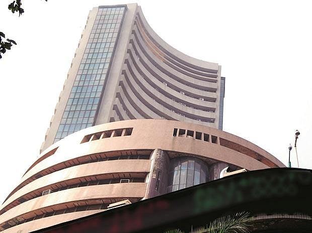 Stocks Slide On Friday, But Markets Hoping For A Positive Festive Season