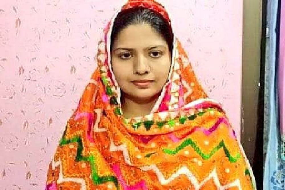 In A First, Hindu Girl Becomes Police Officer In Pakistan's Sindh