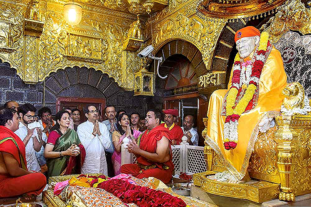 Devotee Donates Gold Band Worth Rs 2 Cr To Shirdi Saibaba Temple