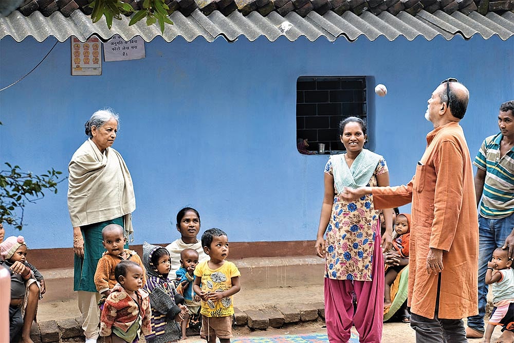 Nutrition Warriors | In Naxalite Land, A Doctor Couple's Crusade To Save Tribal Communities In Jharkhand, Odisha