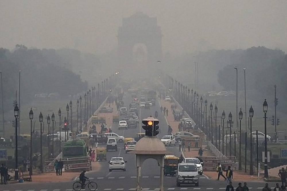 Smog engulfs Delhi 