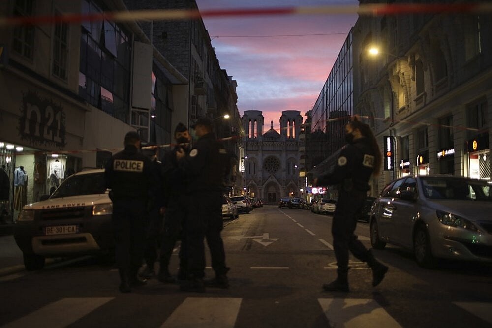 Man Stabs 3 In France Church Attack, Woman Beheaded