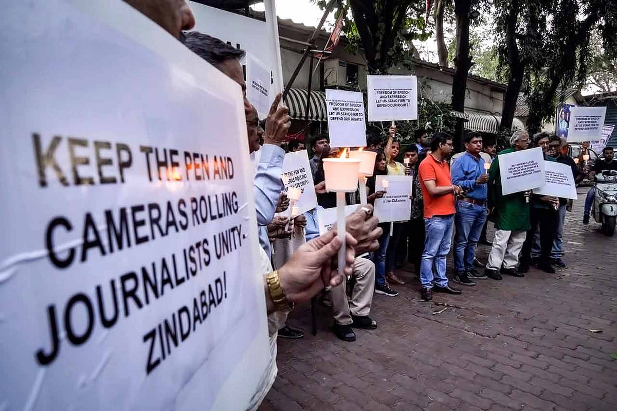 Journalist Bodies In Kashmir Condemn NIA Raids On Scribes, Newspaper