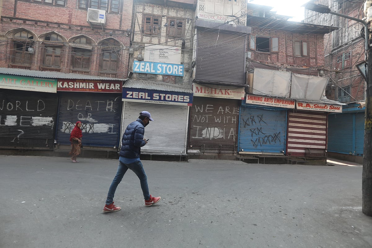 Hurriyat Conference Slams New Land Law, Kashmir Observes Strike
